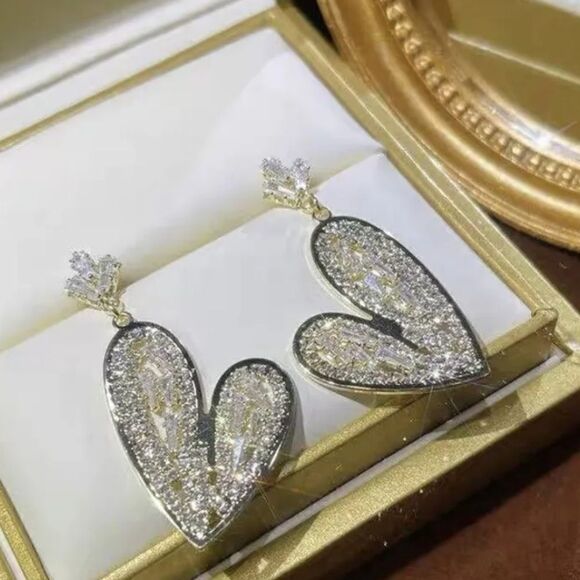 NEW HEART RHINESTONE BAGET STYLE DANGLE STUD VALENTINE'S DAY EARRINGS - Picture 1 of 9